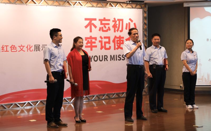 陜鼓集團(tuán)綜合能源事業(yè)部黨支部表演的節(jié)目接地氣，受好評(píng).jpg